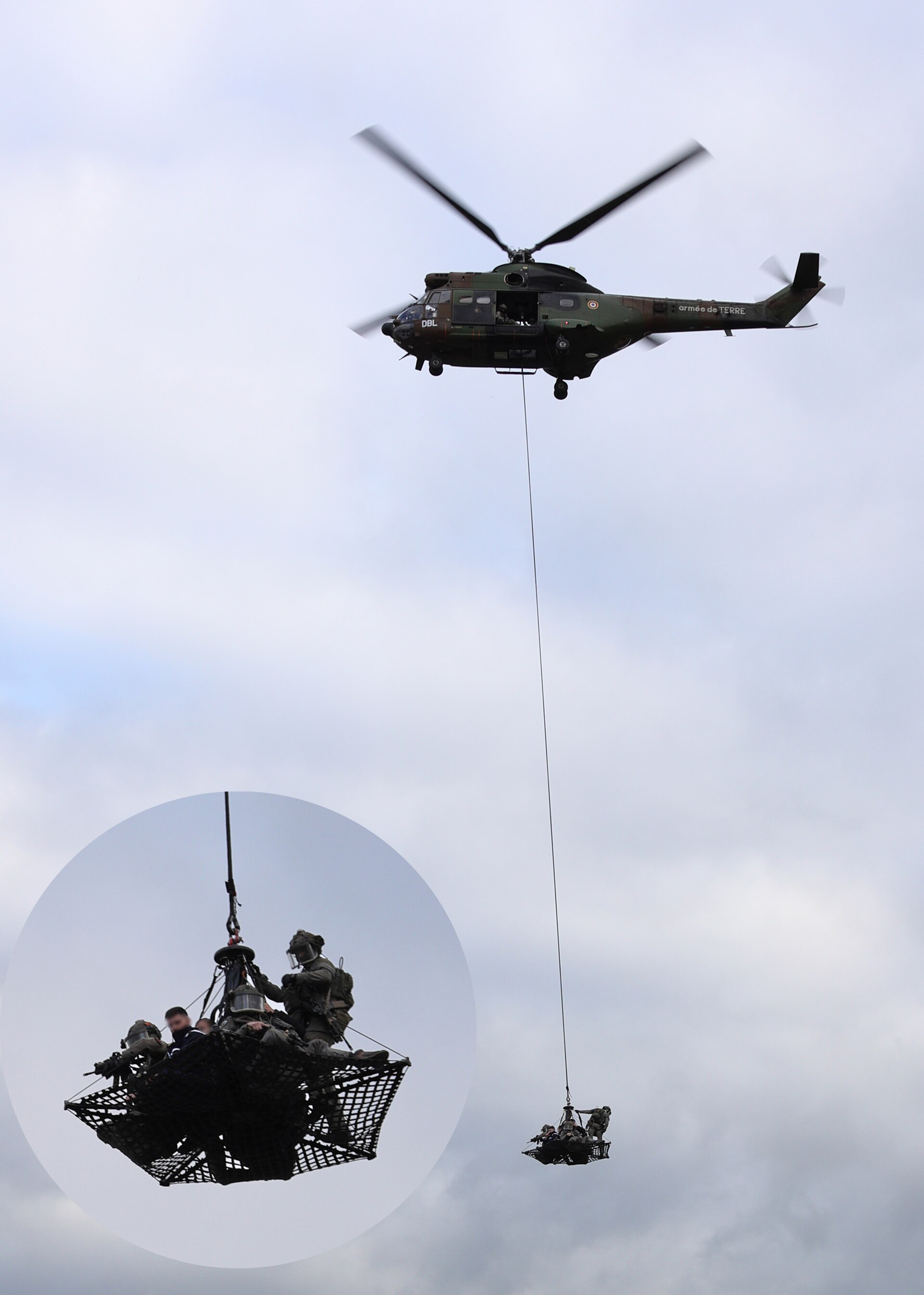 Évacuation d'otages par hélicoptère lors d'une démonstration du GIGN